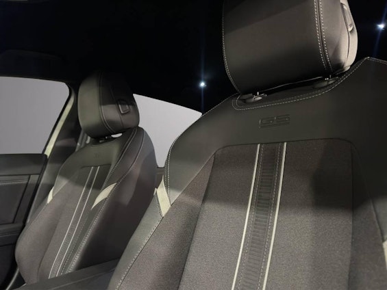 Vehicle image 8 Vehicle image 8