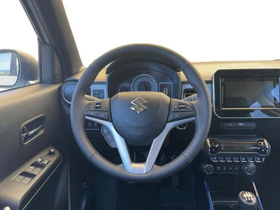 Vehicle image 9 Vehicle image 9