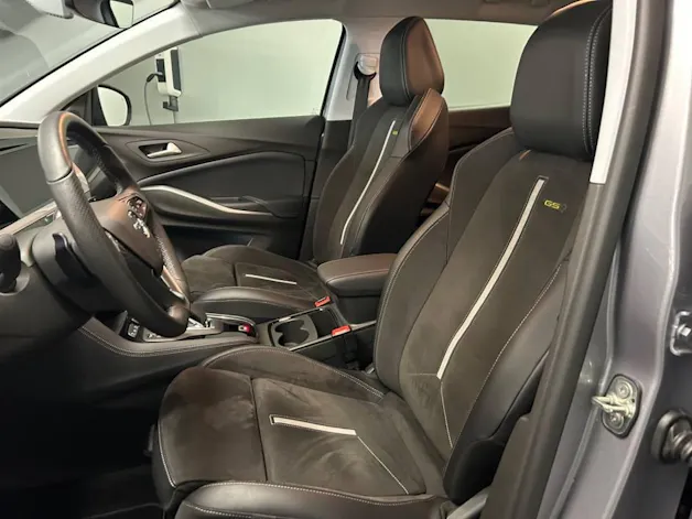 Opel Grandland 1.6 Hybrid4 GSe Automatik