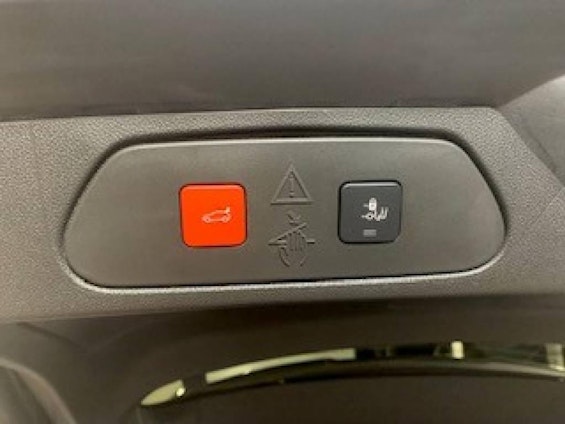 Vehicle image 3 Vehicle image 3