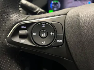 OPEL Grandland 1.6 Hybrid4 GSe Automatik
