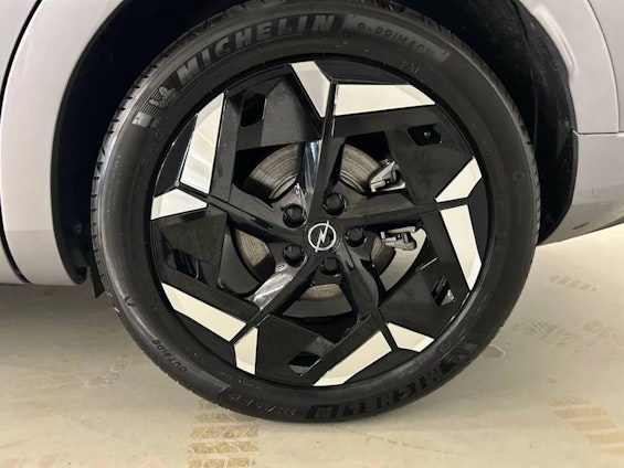 Vehicle image 4 Vehicle image 4