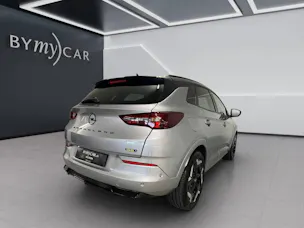 OPEL Grandland 1.6 Hybrid4 GSe Automatik