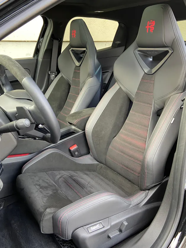 ALFA ROMEO Junior 1.2 48V Hybrid Q4 Tech Sky Sport 4x4