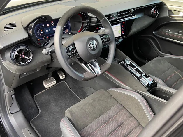 ALFA ROMEO Junior 1.2 48V Hybrid Q4 Tech Sky Sport 4x4
