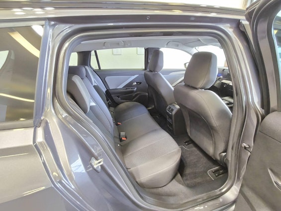 Vehicle image 8 Vehicle image 8