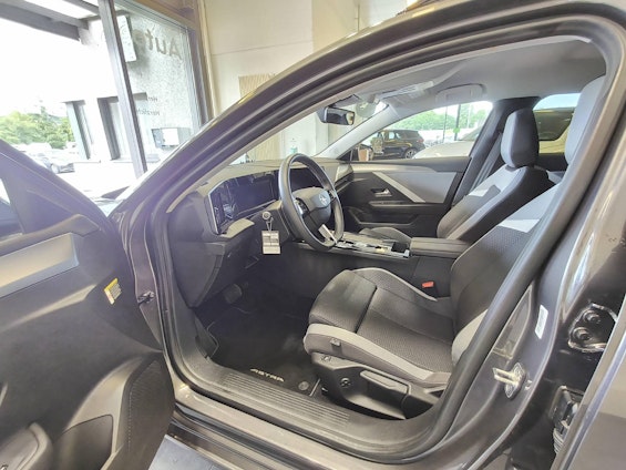 Vehicle image 10 Vehicle image 10