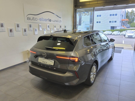 Vehicle image 4 Vehicle image 4