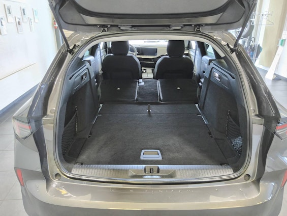 Vehicle image 13 Vehicle image 13