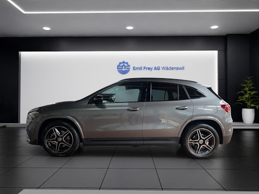 MERCEDES-BENZ GLA 200 Night Star AMG Line 3