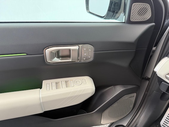 Vehicle image 12 Vehicle image 12