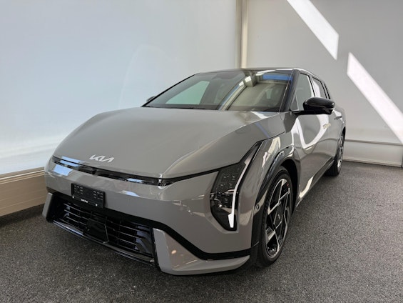 First vehicle image First vehicle image