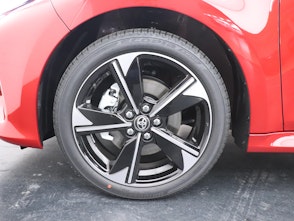 Vehicle image TOYOTA Yaris 1.5 VVT-i HSD Premium