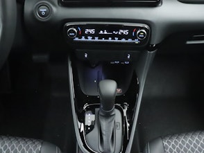 Vehicle image TOYOTA Yaris 1.5 VVT-i HSD Premium