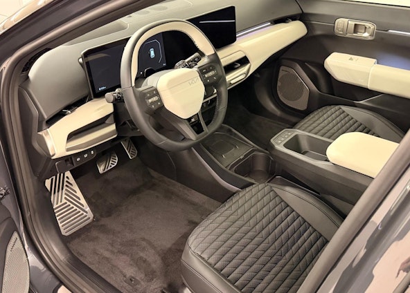 Vehicle image 5 Vehicle image 5