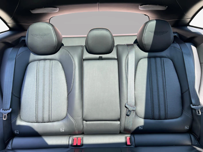 image du véhicule ASTON MARTIN DBX