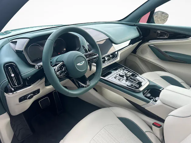 Aston Martin DBX 707 4.0 V8 Bi-Turbo