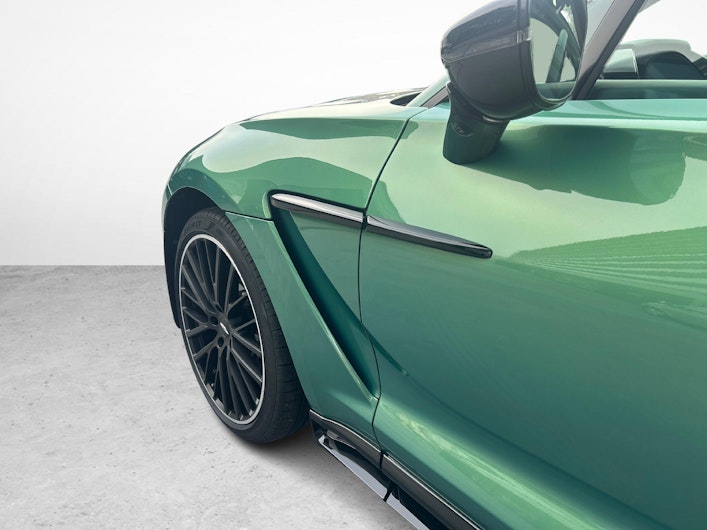 Vehicle image ASTON MARTIN DBX