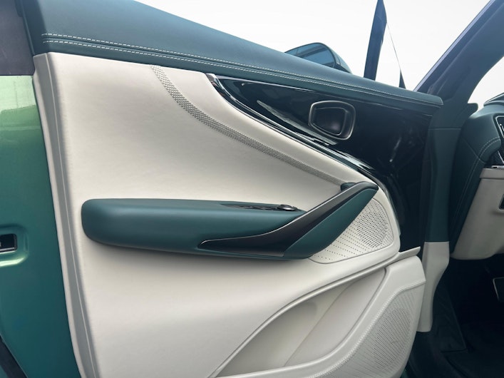 Vehicle image ASTON MARTIN DBX