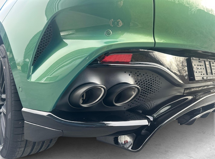 Vehicle image ASTON MARTIN DBX