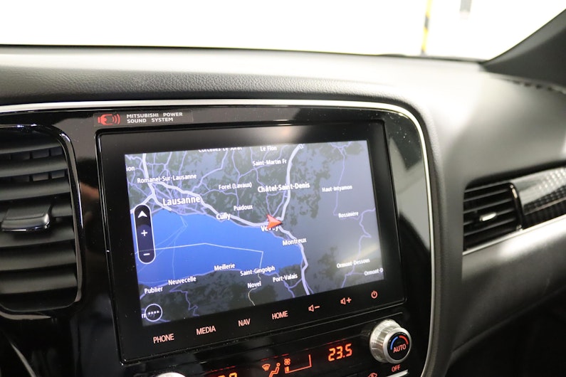 Vehicle image MITSUBISHI OUTLANDER