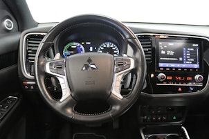 Vehicle image MITSUBISHI Outlander 2.4 PHEV Diamond+
