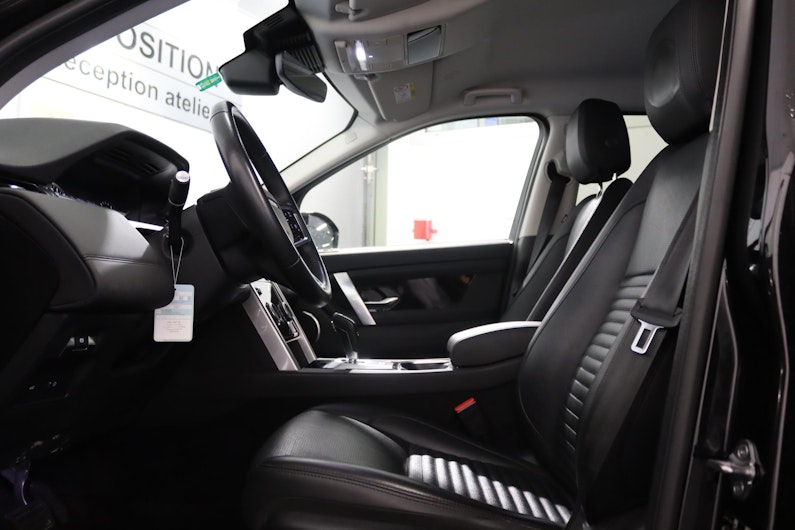 Vehicle image LAND ROVER DISCOVERY SPORT