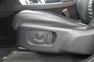 Vehicle image LAND ROVER Discovery Sport 2.0 SD4 200