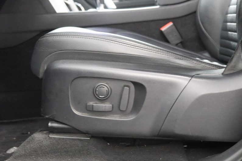 Vehicle image LAND ROVER DISCOVERY SPORT