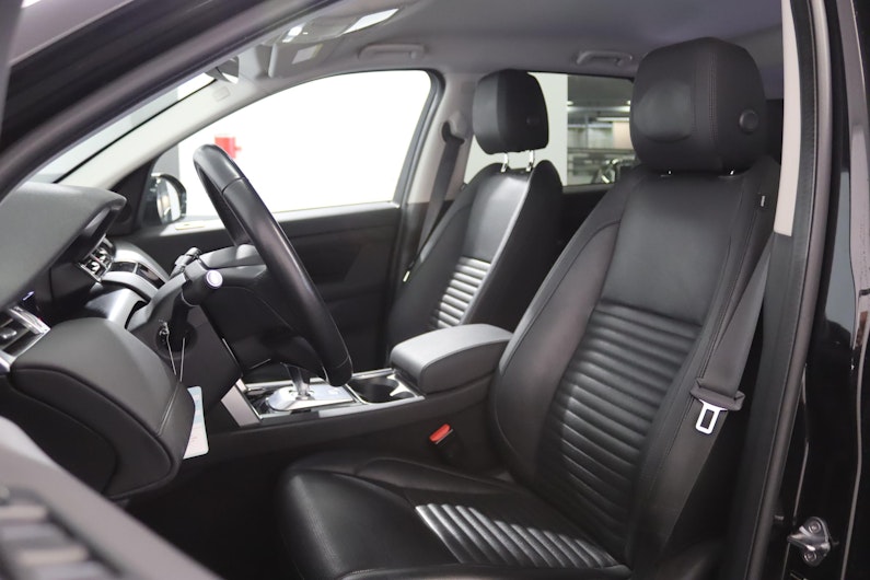 Vehicle image LAND ROVER DISCOVERY SPORT