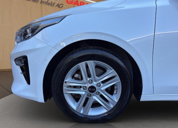 Vehicle image 14 Vehicle image 14