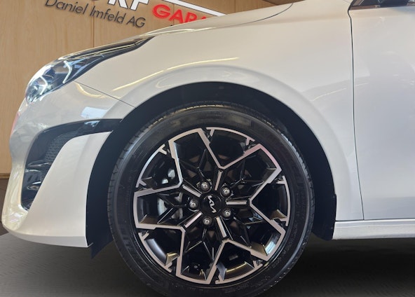 Vehicle image 14 Vehicle image 14