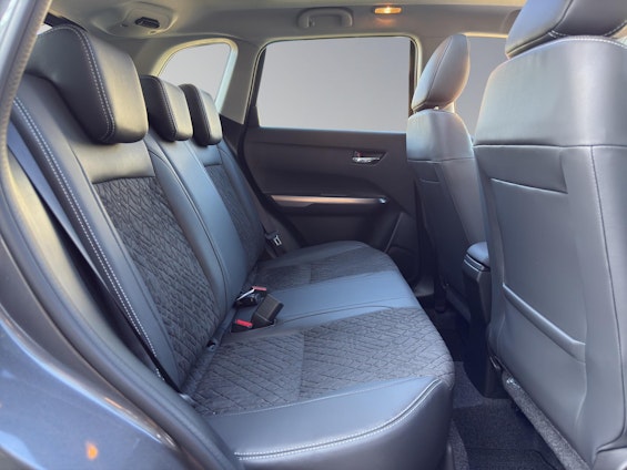 Vehicle image 16 Vehicle image 16