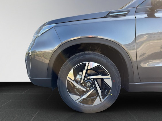 Vehicle image 18 Vehicle image 18