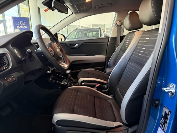 Vehicle image 9 Vehicle image 9