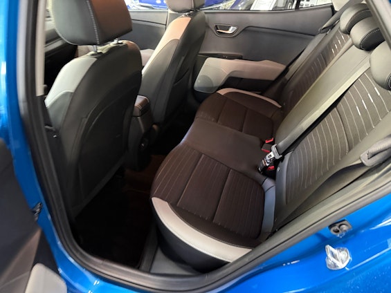 Vehicle image 11 Vehicle image 11