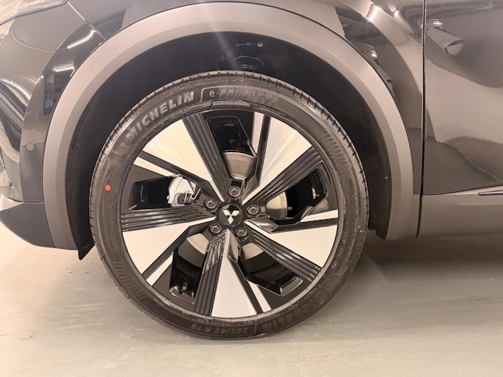 Vehicle image MITSUBISHI GRANDIS