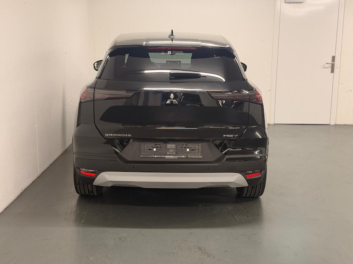 Vehicle image MITSUBISHI GRANDIS