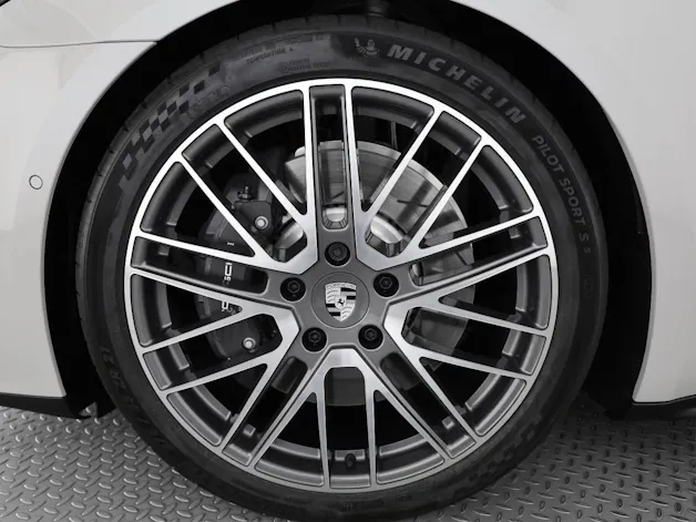 Porsche Panamera 4 E-Hybrid