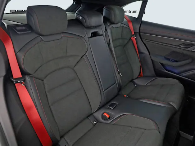 Porsche Taycan GTS Sport Turismo