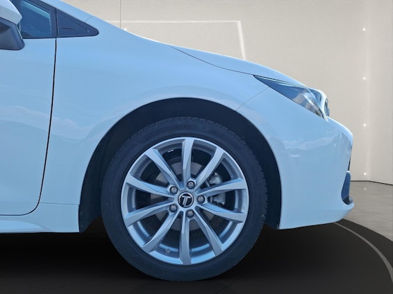 Vehicle image 15 Vehicle image 15