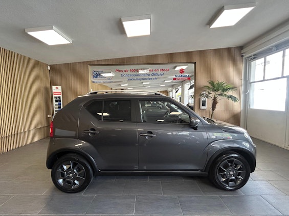 First vehicle image