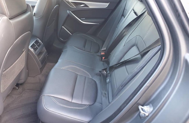 Vehicle image 9 Vehicle image 9