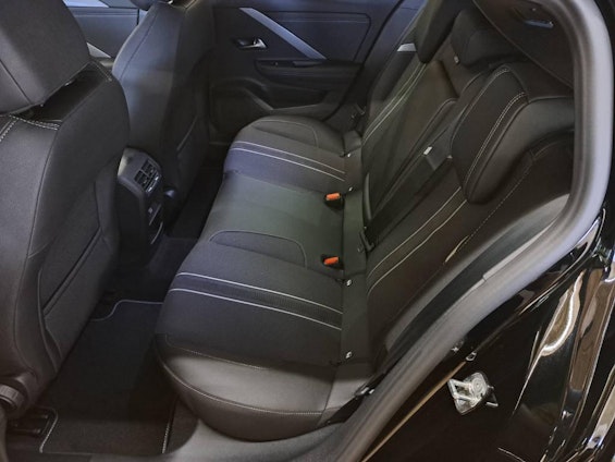 Vehicle image 9 Vehicle image 9