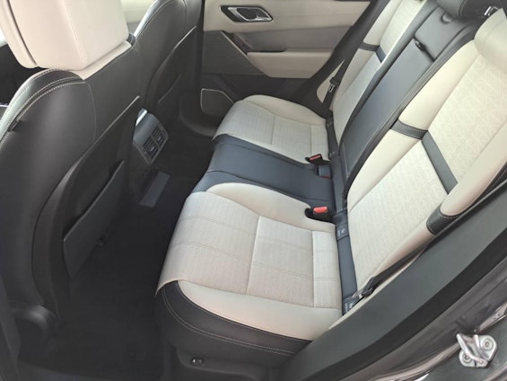 Vehicle image 9 Vehicle image 9