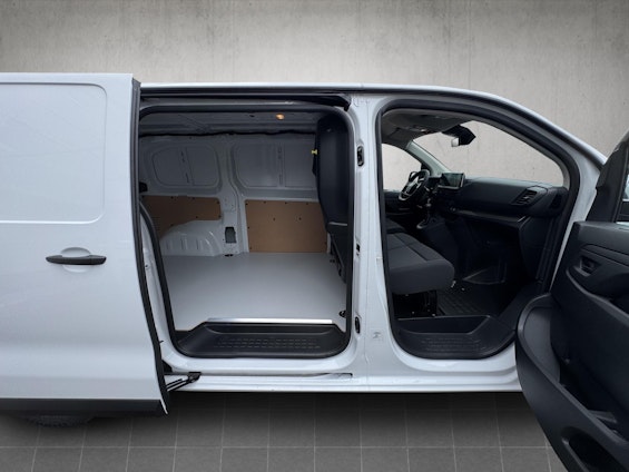 Vehicle image 11 Vehicle image 11