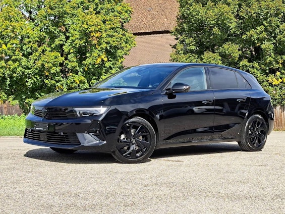 First vehicle image First vehicle image