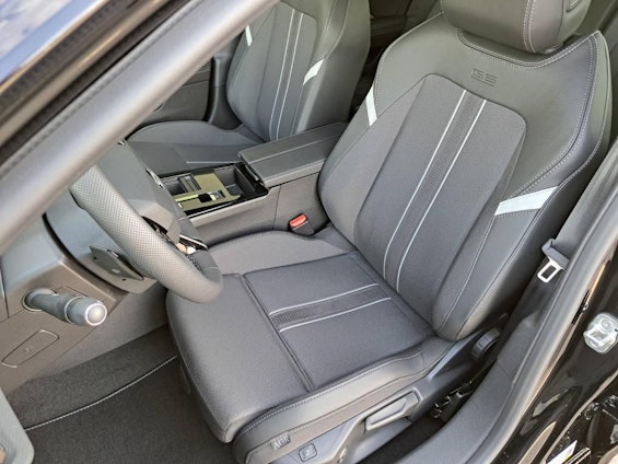 Vehicle image 9 Vehicle image 9