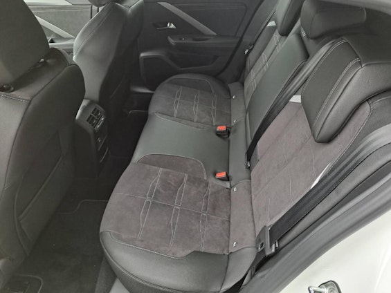 Vehicle image 9 Vehicle image 9