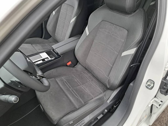 Vehicle image 8 Vehicle image 8